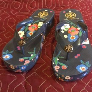 Tory burch  floral wedge flip flops like new